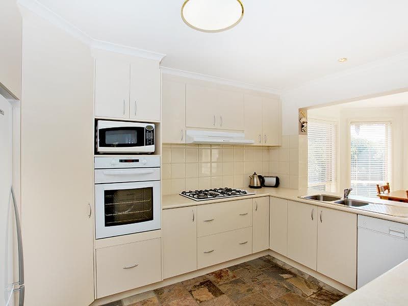 6 Mayfair Court, CHIRNSIDE PARK VIC 3116, Chirnside Park - Thumbnail 4