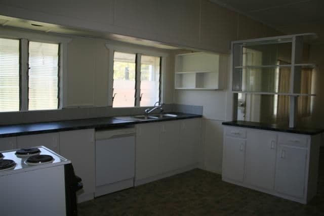 8 May Street, ROMA QLD 4455, Roma - Thumbnail 4