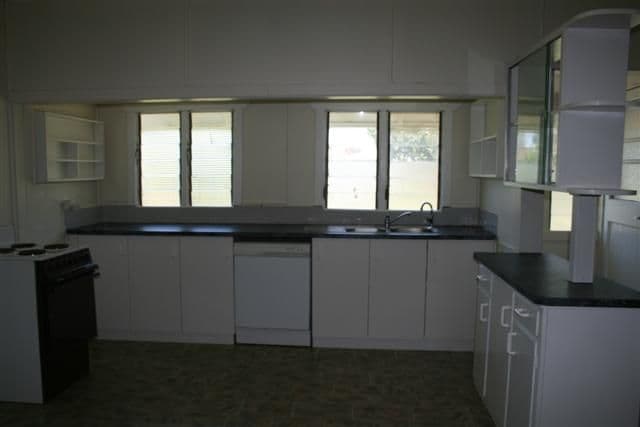 8 May Street, ROMA QLD 4455, Roma - Thumbnail 5