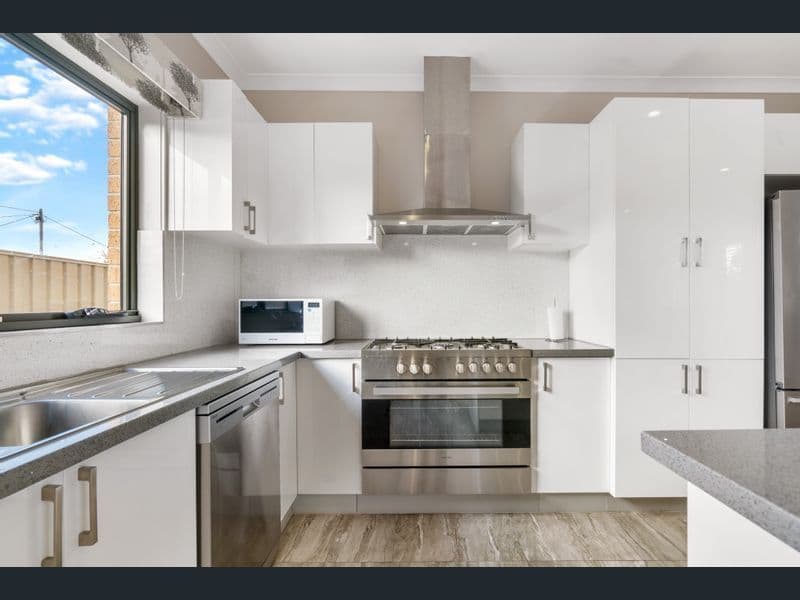 36 Centre Avenue, Werribee VIC 3030, Werribee - Thumbnail 7