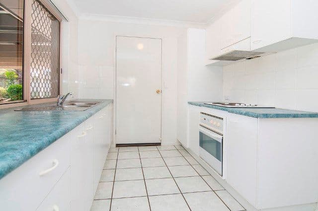 4 Silvergum Place, CALAMVALE QLD 4116, Calamvale - Thumbnail 2