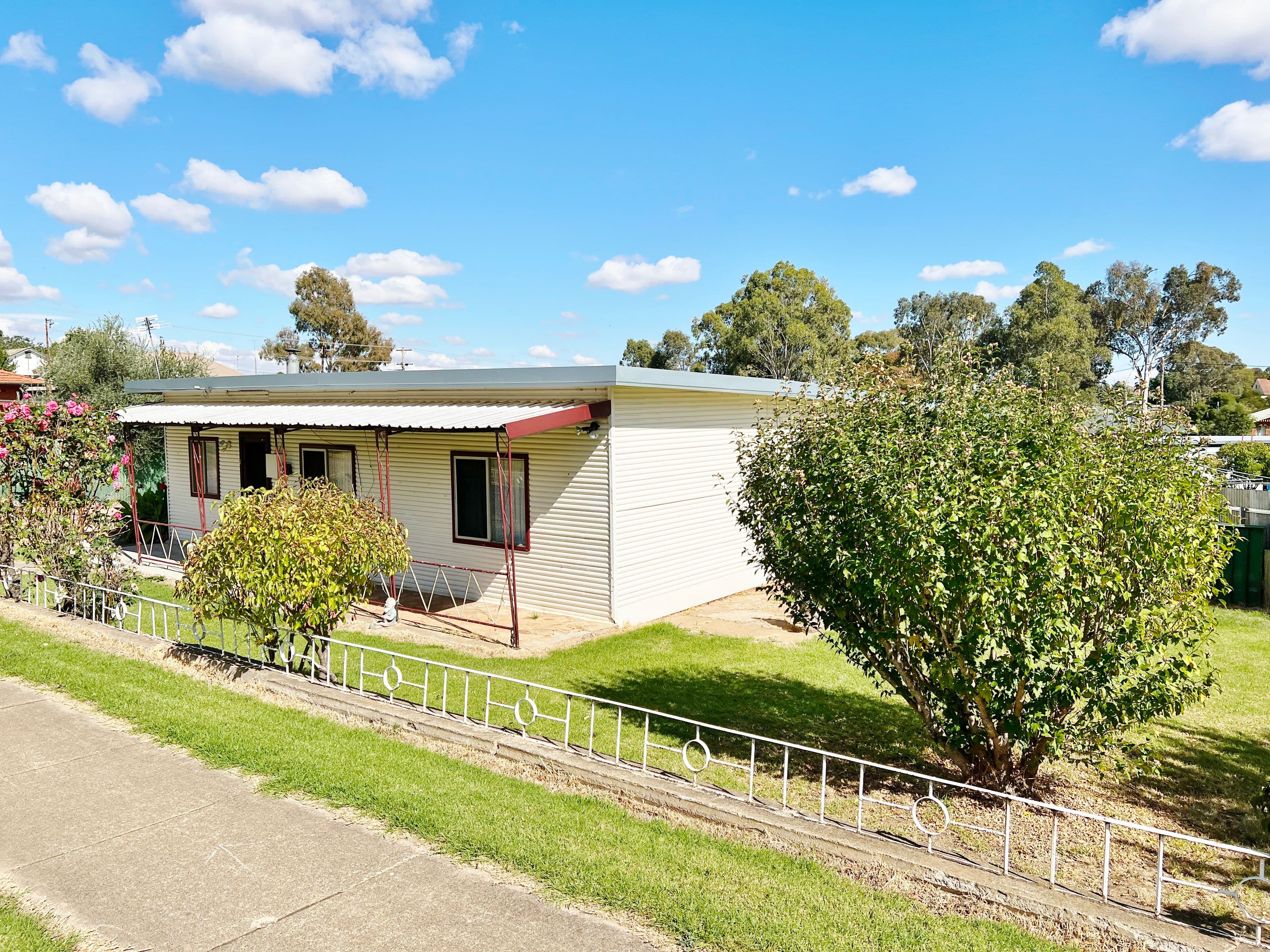 2 Blackett Avenue, Young NSW 2594, Young - Thumbnail 2