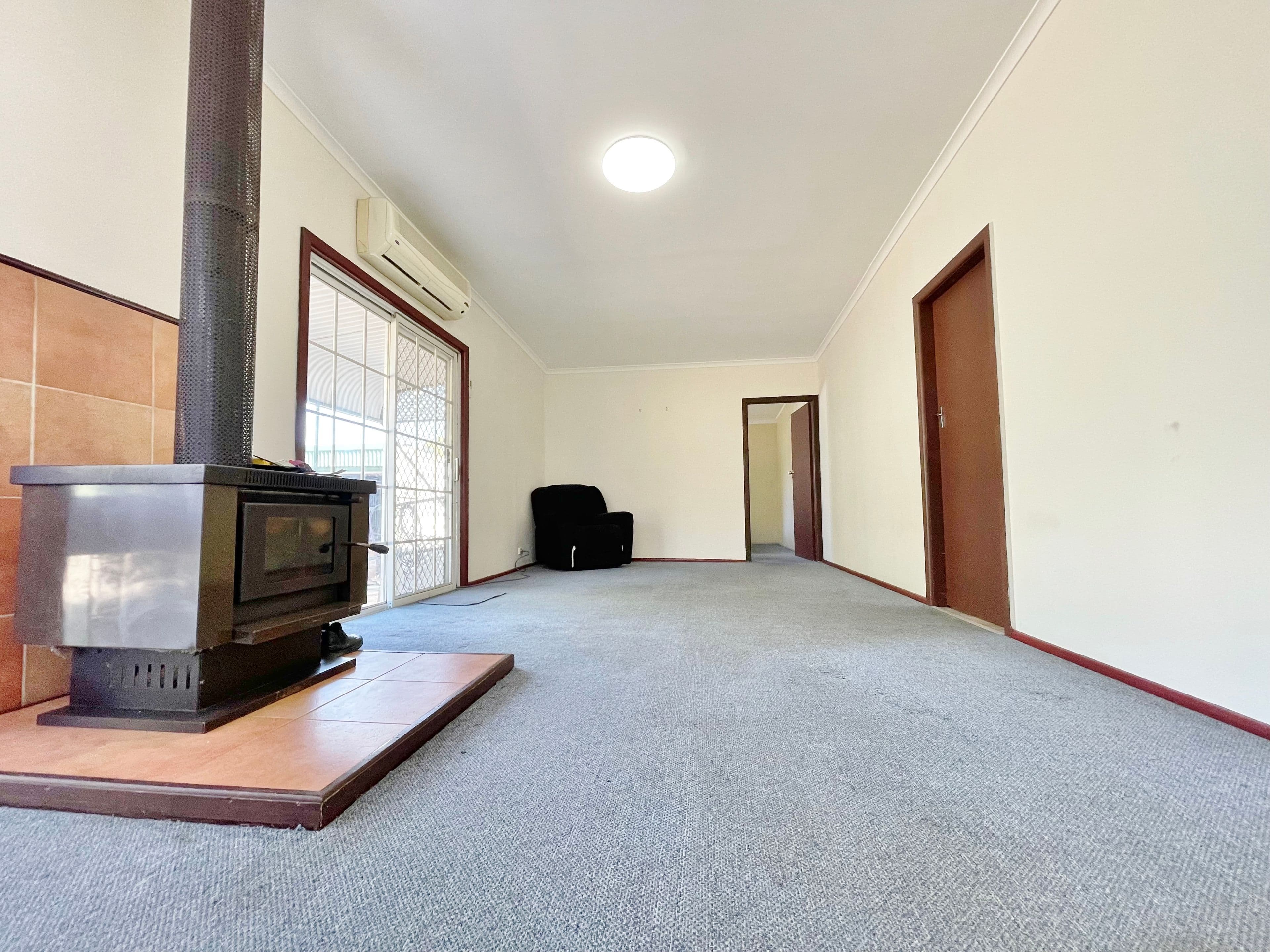 2 Blackett Avenue, Young NSW 2594, Young - Thumbnail 5