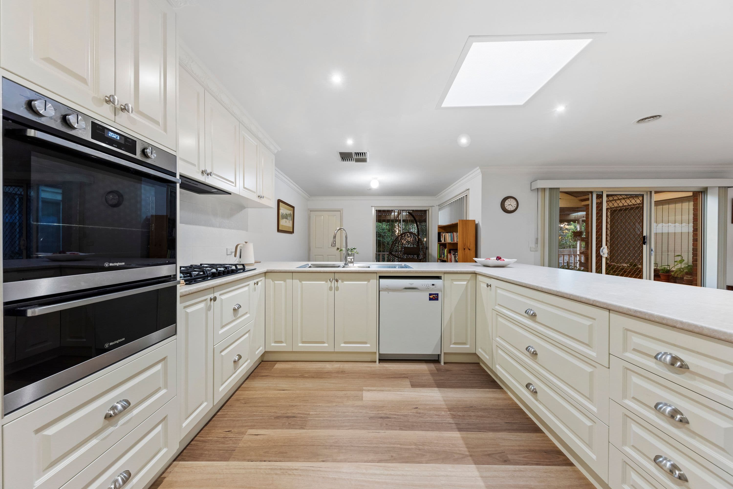 7 Hillrise Court, Pakenham VIC 3810, Pakenham - Thumbnail 3