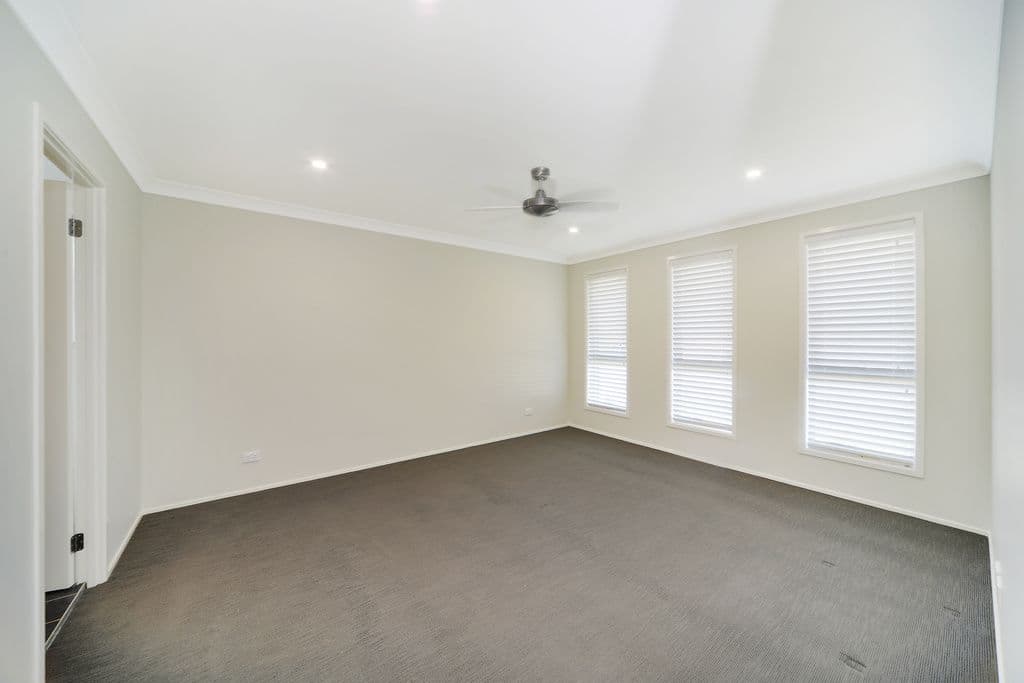 9 Bayview Avenue, Haywards Bay - Thumbnail 5