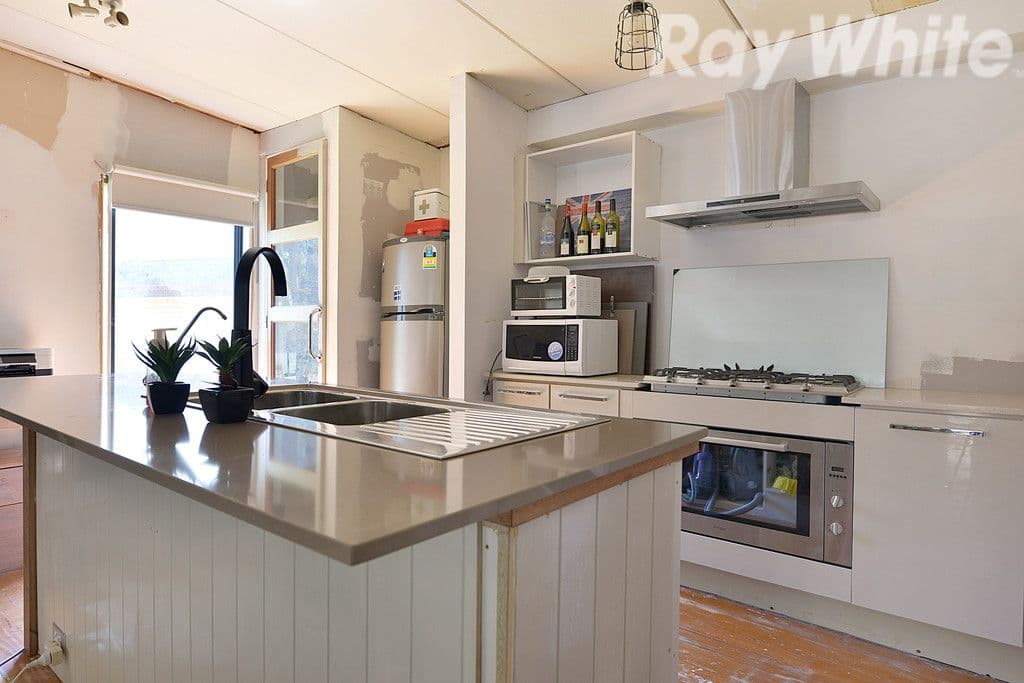 18 Florida Drive, Ferntree Gully VIC 3156, Ferntree Gully - Thumbnail 2