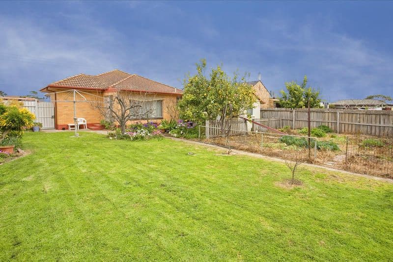 7 Lancaster Avenue, NEWCOMB VIC 3219, Newcomb - Thumbnail 6