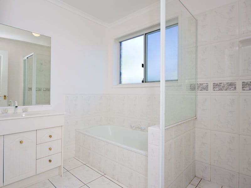 11 Victoria Close, FOREST LAKE QLD 4078, Forest Lake - Thumbnail 3