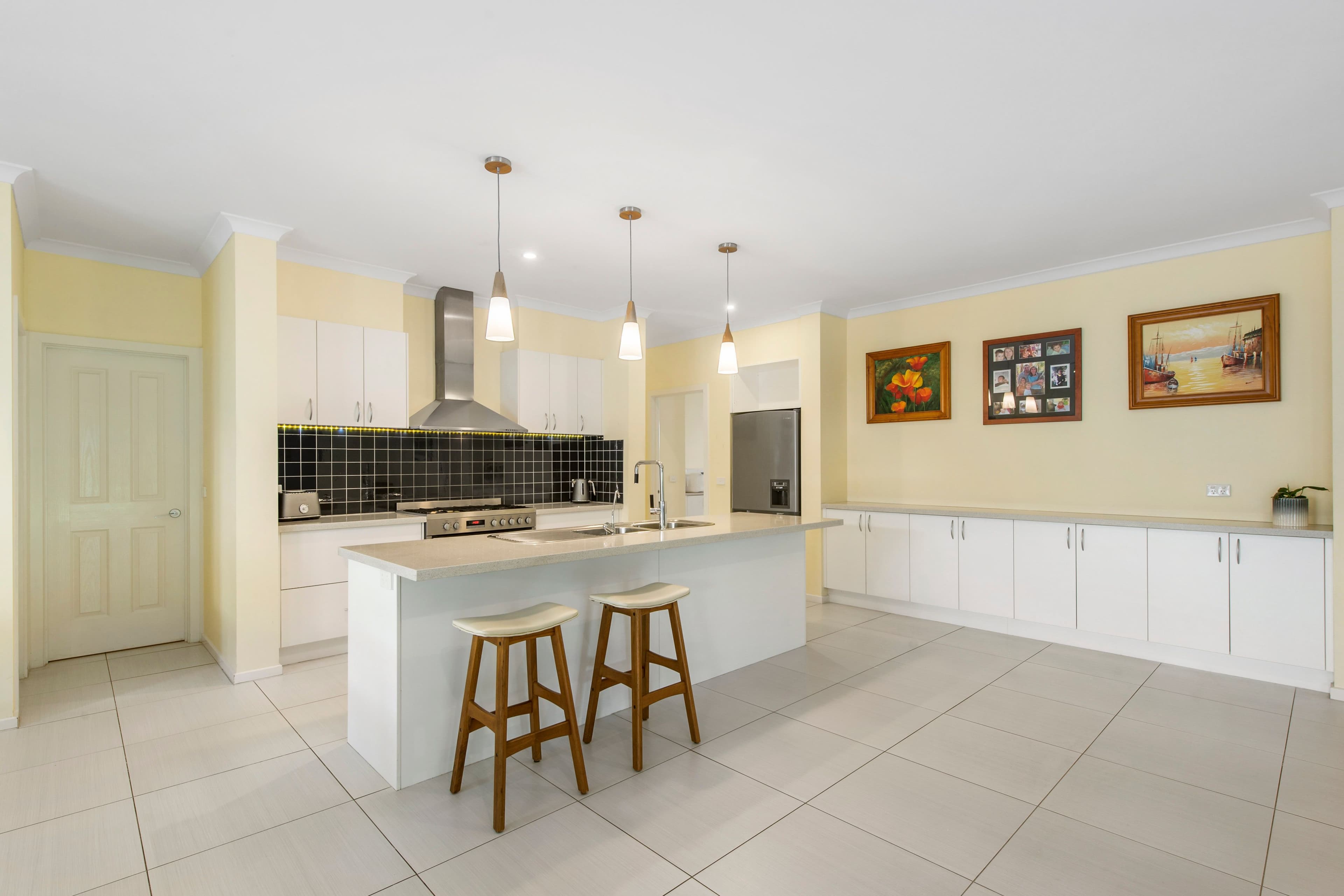 12 York Close, Taylors Hill VIC 3037, Taylors Hill - Thumbnail 3