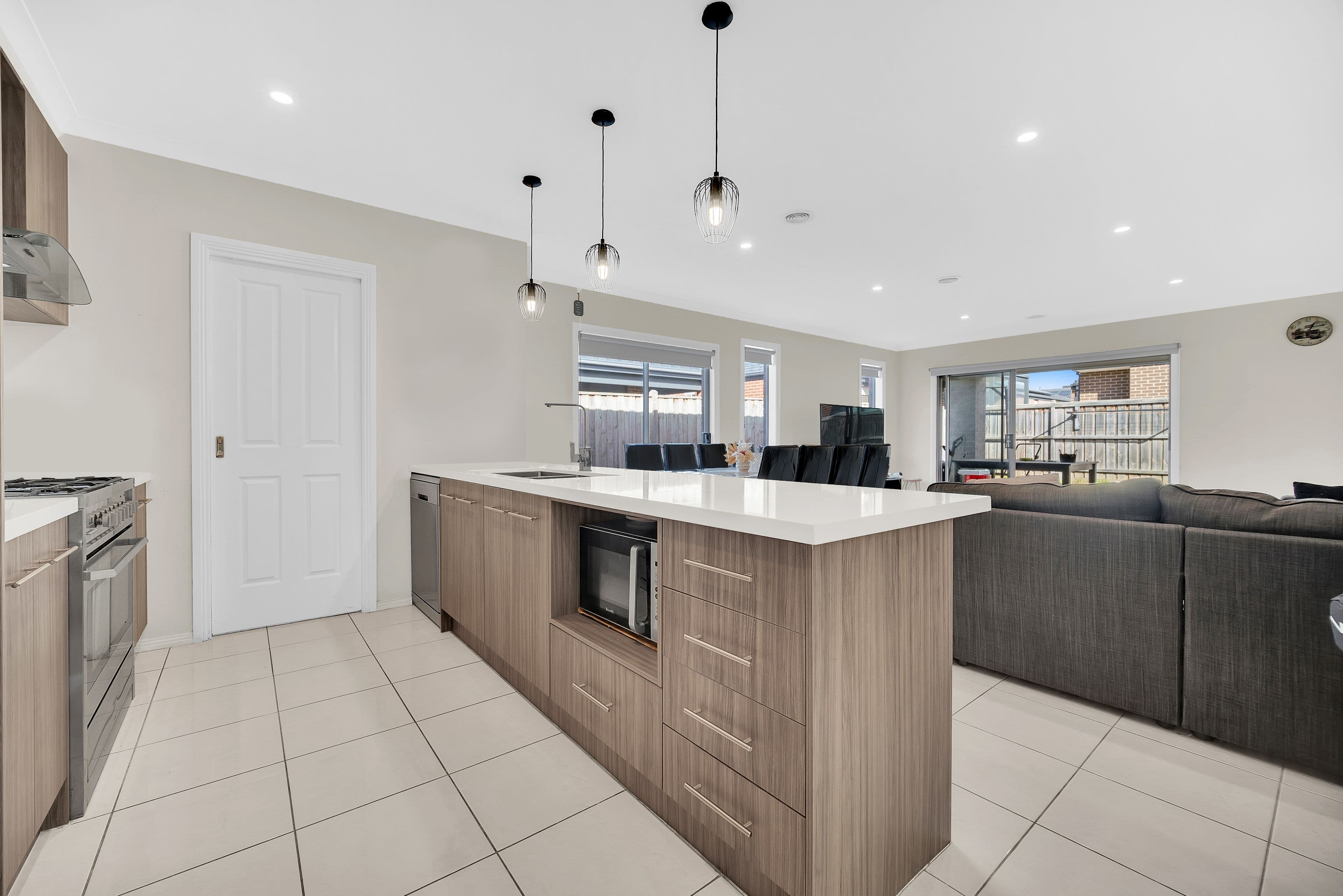 22 Corroboree Street, Clyde North VIC 3978, Clyde North - Thumbnail 7