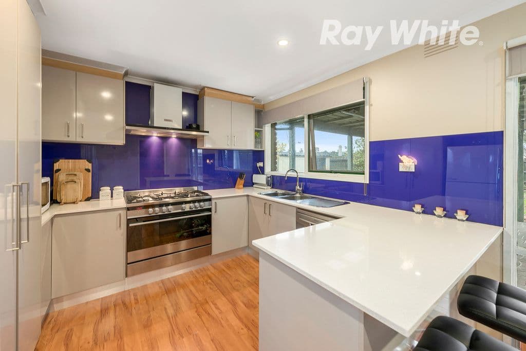 7 Parton Place, Craigieburn VIC 3064, Craigieburn - Thumbnail 2