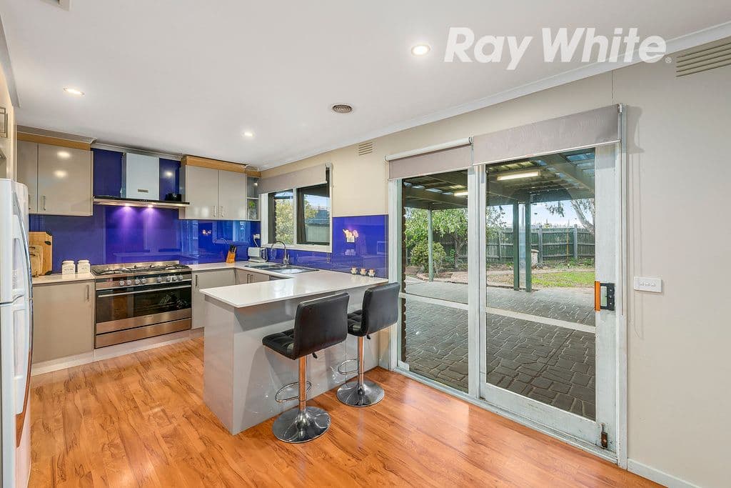 7 Parton Place, Craigieburn VIC 3064, Craigieburn - Thumbnail 3