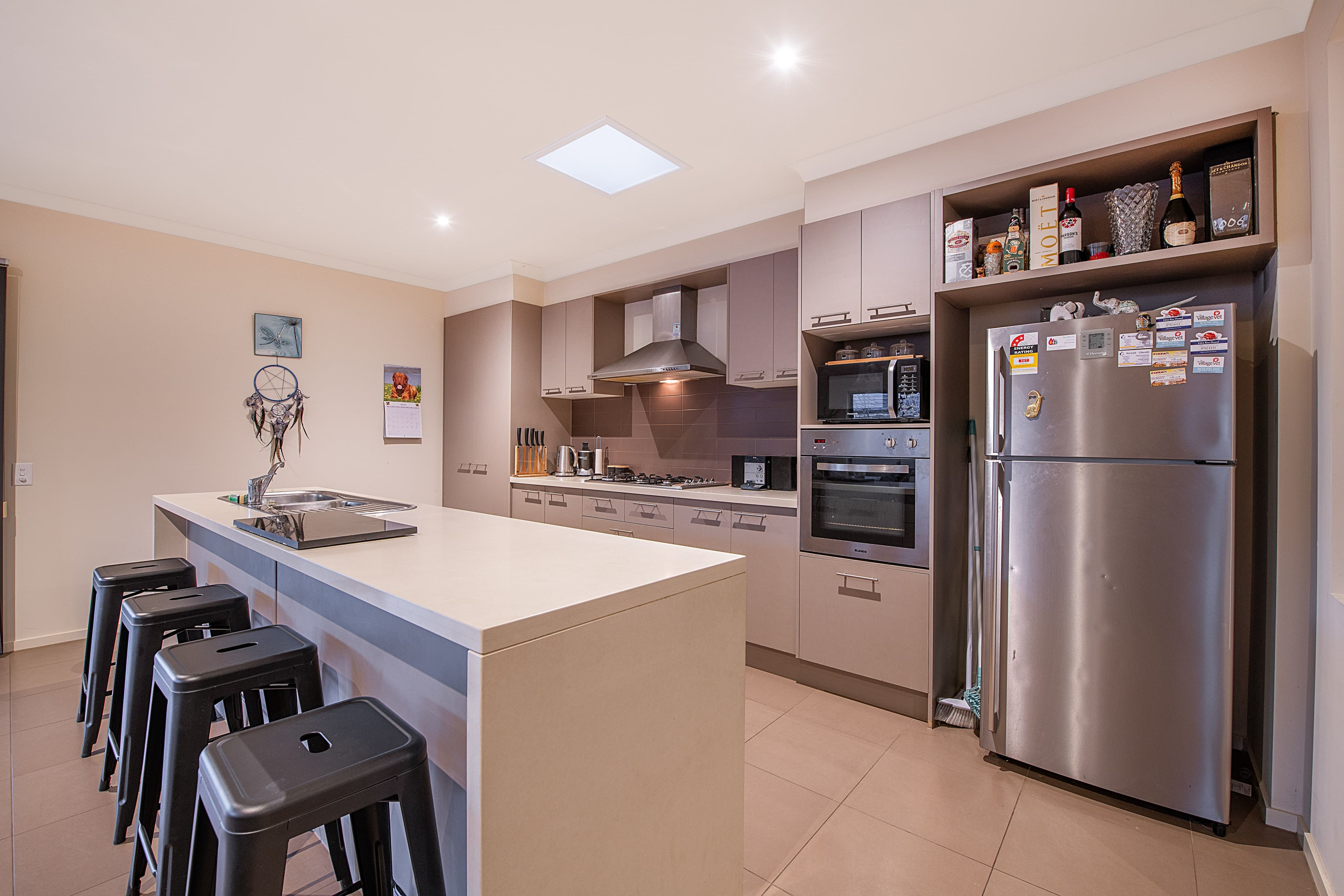 2 Florio Close, Berwick VIC 3806, Berwick - Thumbnail 2