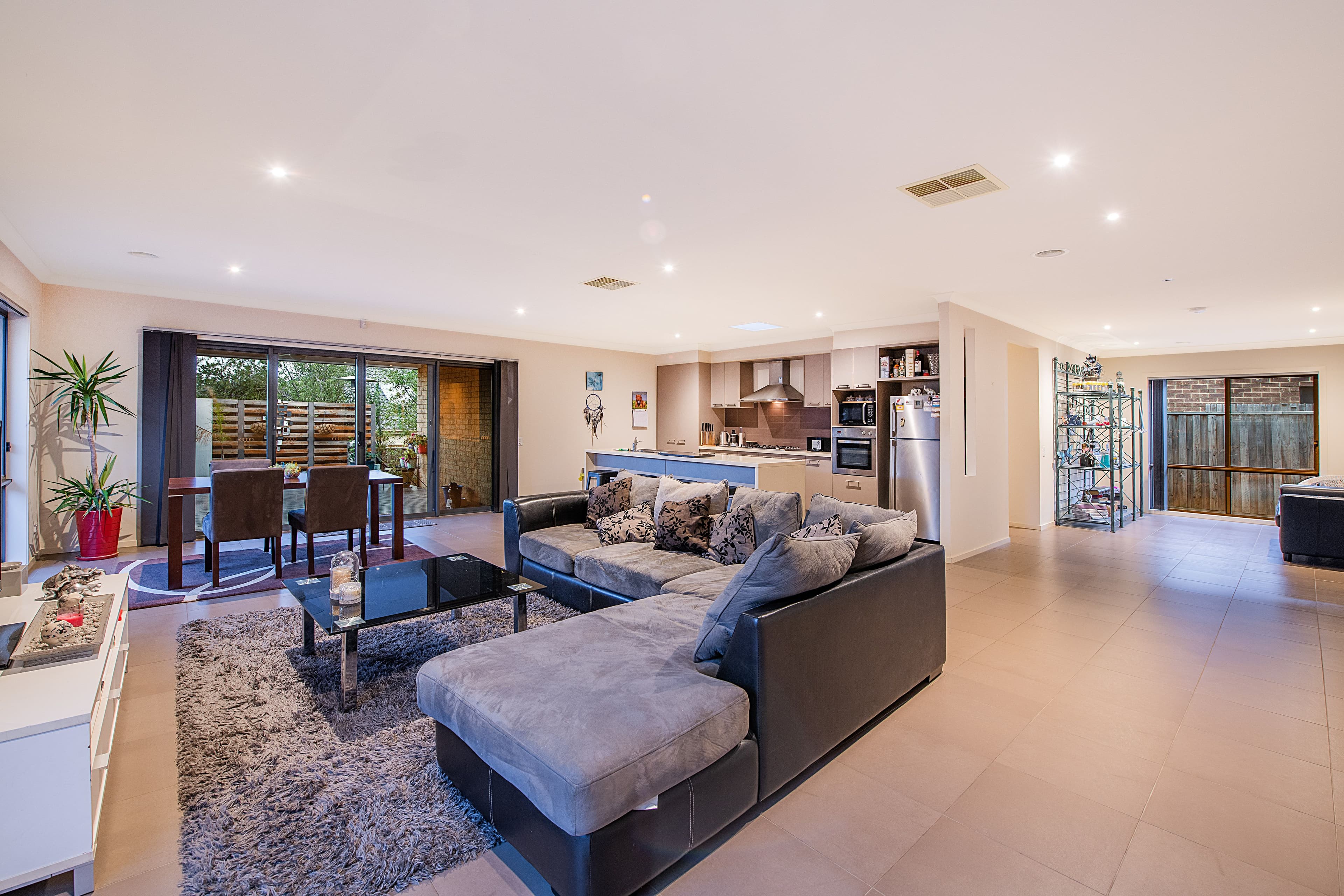 2 Florio Close, Berwick VIC 3806, Berwick - Thumbnail 3