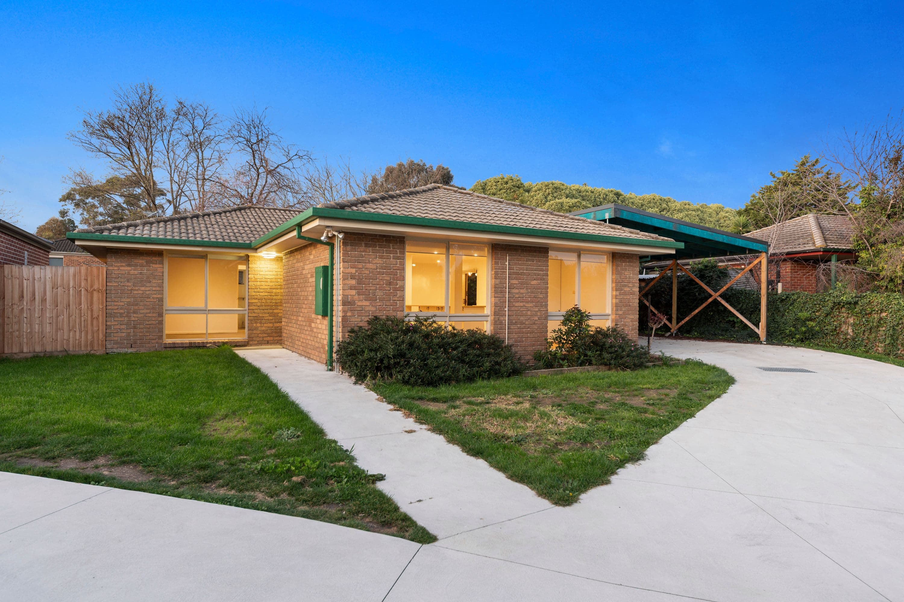 4 Malcolm Court, Pakenham VIC 3810, Pakenham - Thumbnail 2