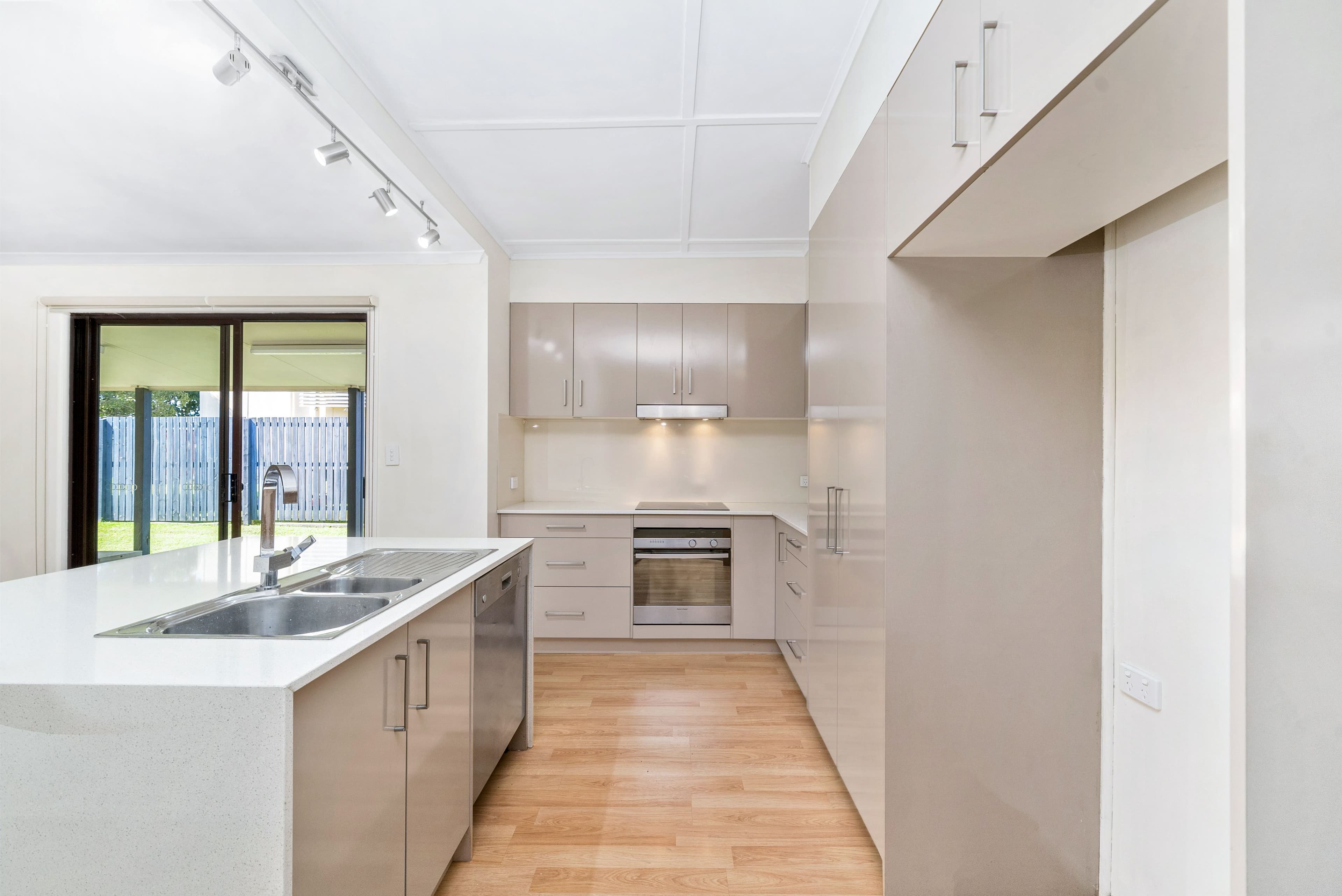 32 Centaur Street, Redcliffe QLD 4020, Redcliffe - Thumbnail 3