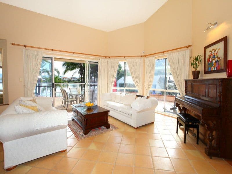 82 Port Jackson Boulevard, CLEAR ISLAND WATERS QLD 4226, Clear Island Waters - Thumbnail 4