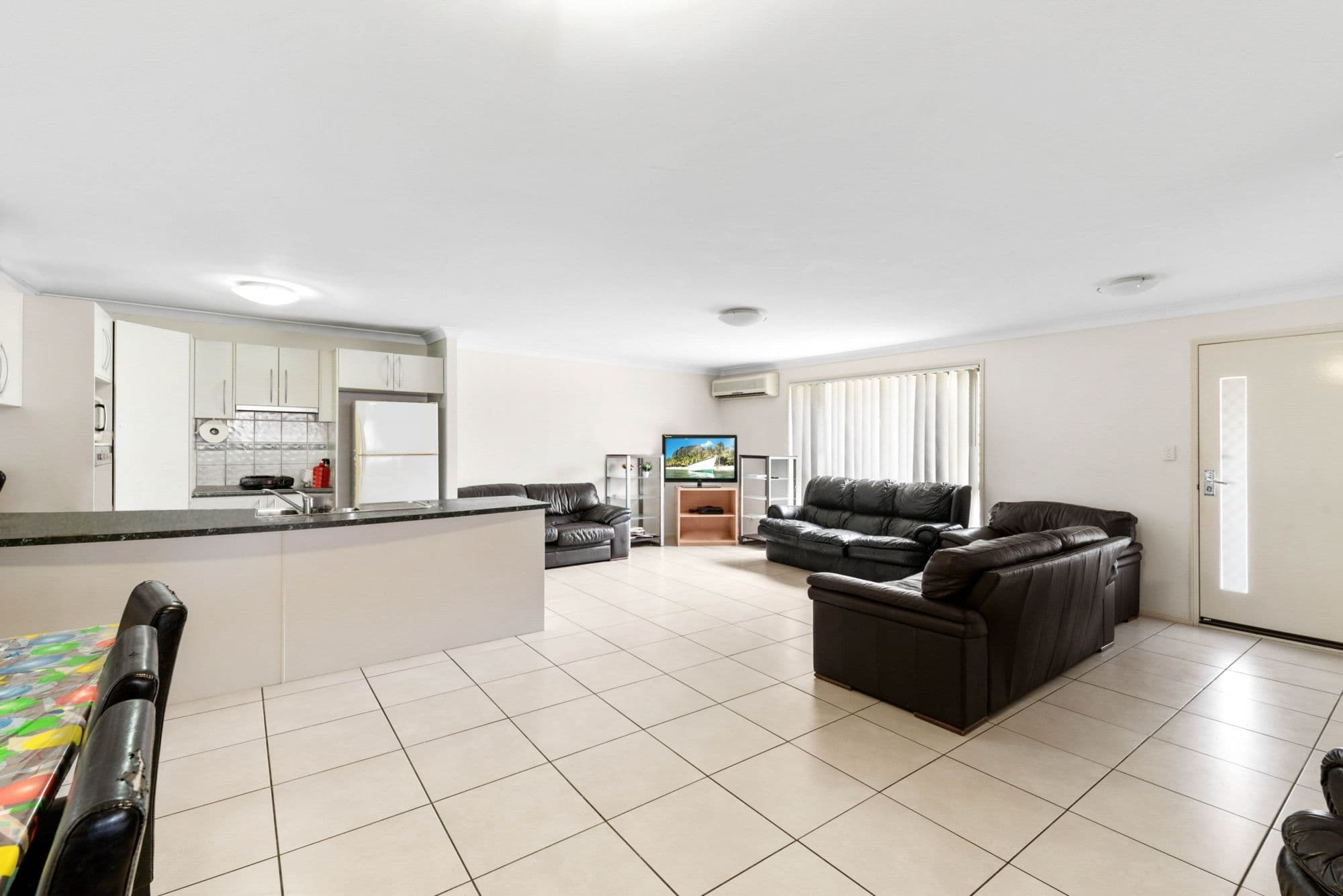 16 Leichhardt Avenue, Rothwell QLD 4022, Rothwell - Thumbnail 3