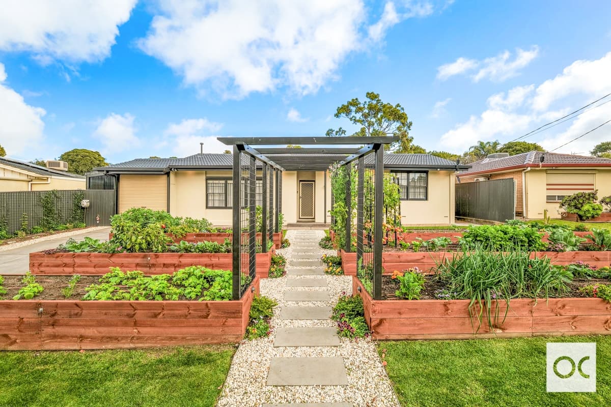 17 Judith Crescent, Morphett Vale - Image 1