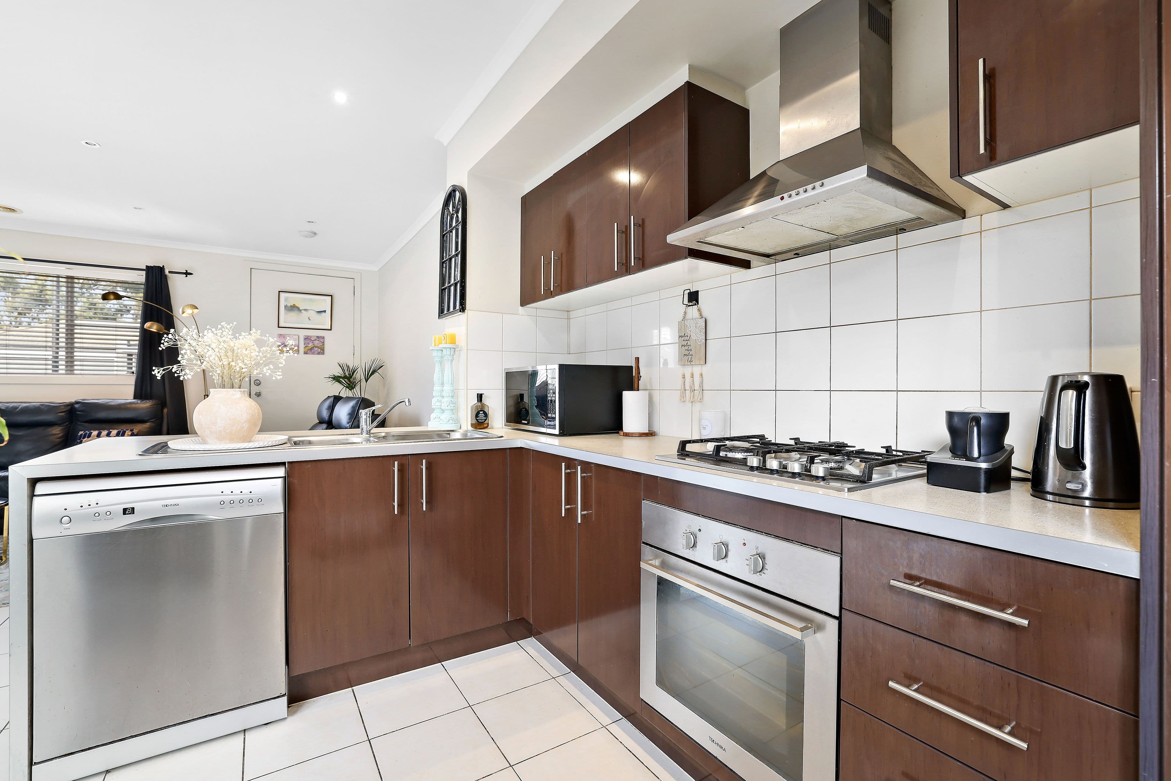 9 Wooling Lane, Caroline Springs VIC 3023, Caroline Springs - Thumbnail 2