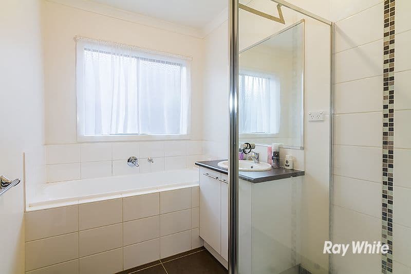 15 Cerbera Bend, Cranbourne North VIC 3977, Cranbourne North - Thumbnail 3