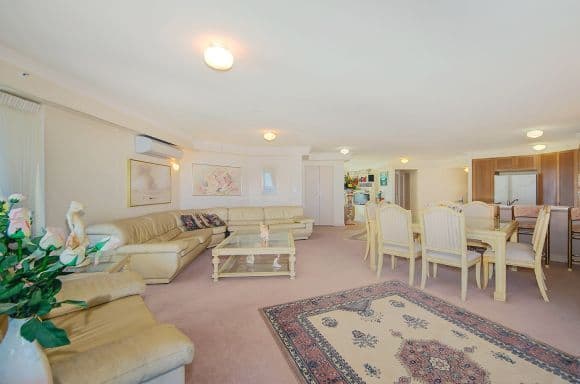 43 'Oceana on Broadbeach' 100 Old Burleigh Road, BROADBEACH QLD 4218, Broadbeach - Thumbnail 4