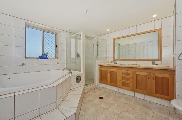 43 'Oceana on Broadbeach' 100 Old Burleigh Road, BROADBEACH QLD 4218, Broadbeach - Thumbnail 8