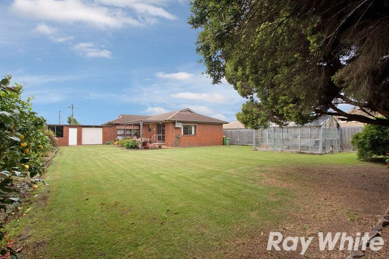 11 Savage Street, PAKENHAM VIC 3810, Pakenham - Thumbnail 2