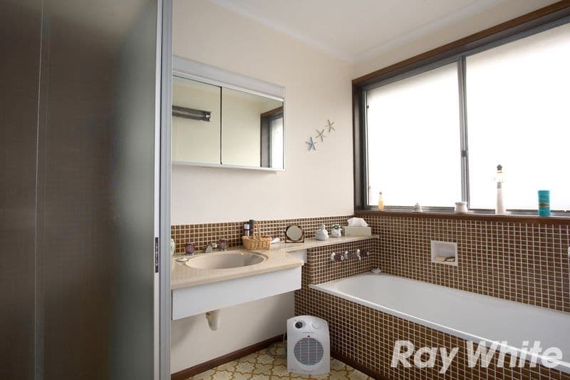 11 Savage Street, PAKENHAM VIC 3810, Pakenham - Thumbnail 7