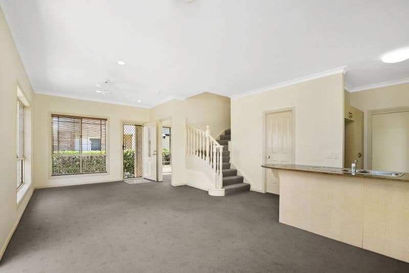 18 Charlton Street, Southport QLD 4215, Southport - Thumbnail 2