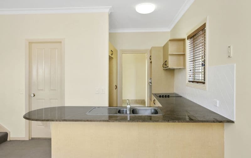 18 Charlton Street, Southport QLD 4215, Southport - Thumbnail 3