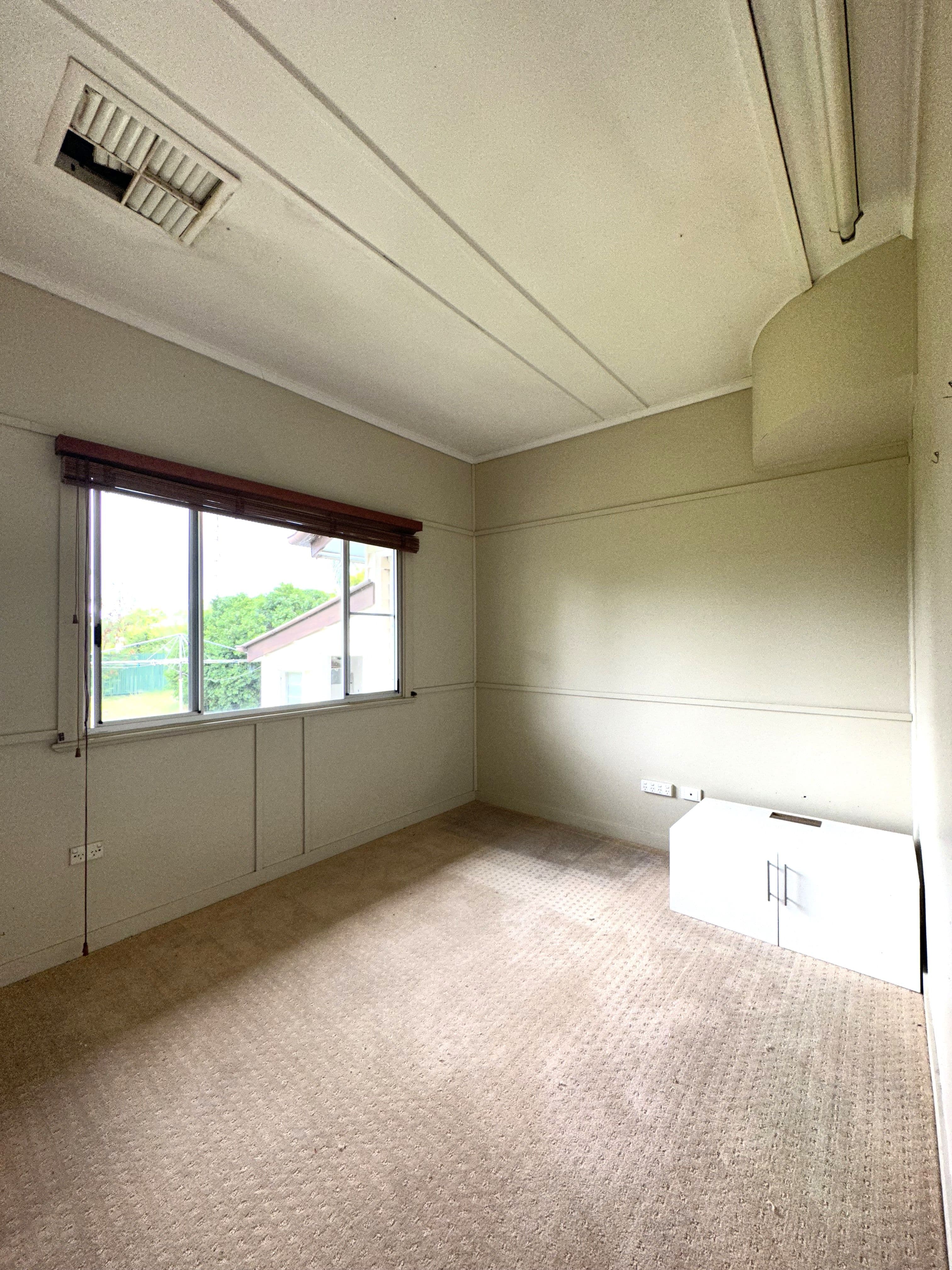 14 Rosella Street, Longreach QLD 4730, Longreach - Thumbnail 5