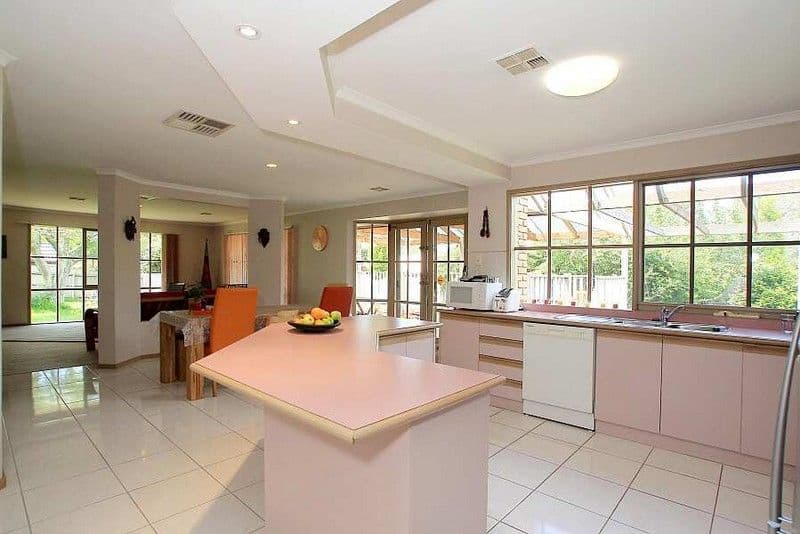12 Roxanne Close, SCORESBY VIC 3179, Scoresby - Thumbnail 3