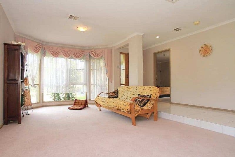 12 Roxanne Close, SCORESBY VIC 3179, Scoresby - Thumbnail 6