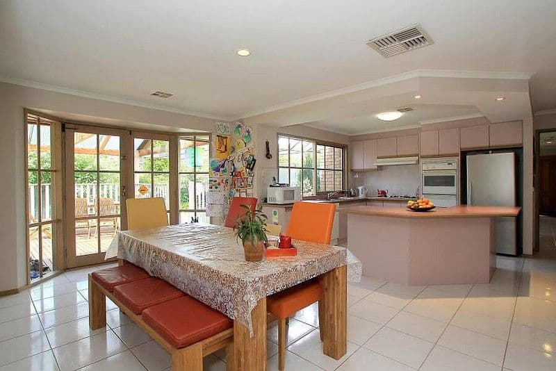 12 Roxanne Close, SCORESBY VIC 3179, Scoresby - Thumbnail 8