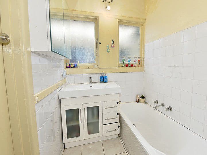 25 Burns Avenue, Clayton South VIC 3169, Clayton South - Thumbnail 4
