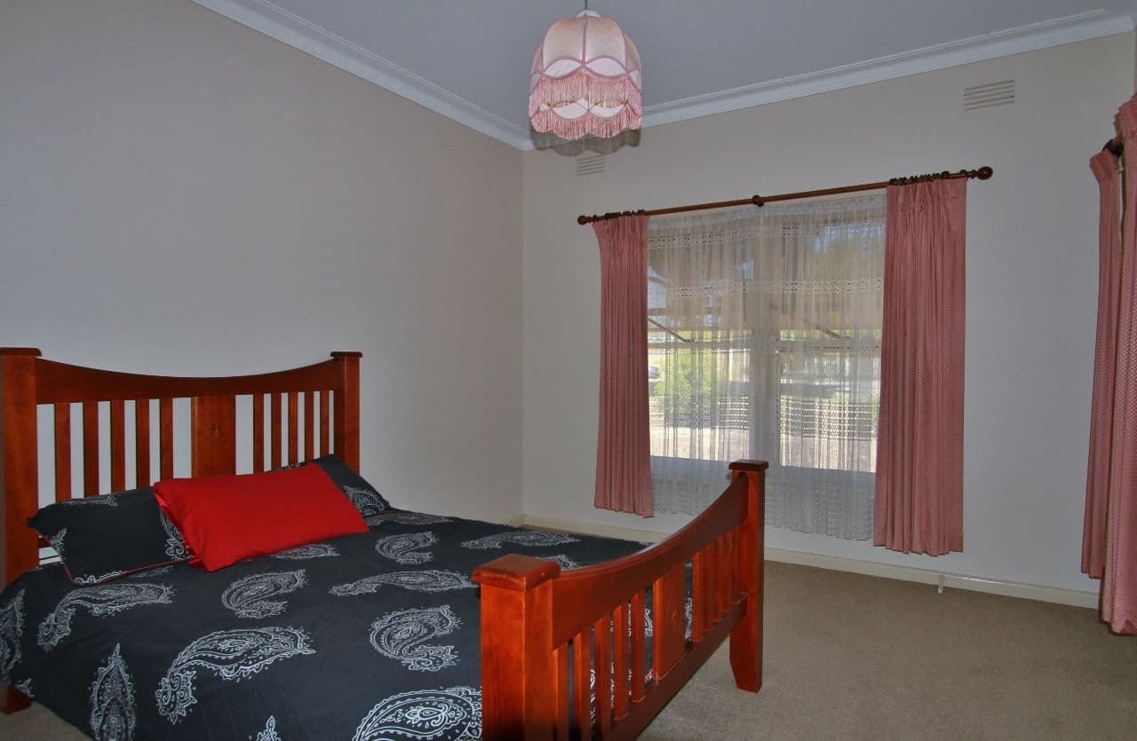 32 Ebden Street, Heathcote VIC 3523, Heathcote - Thumbnail 7