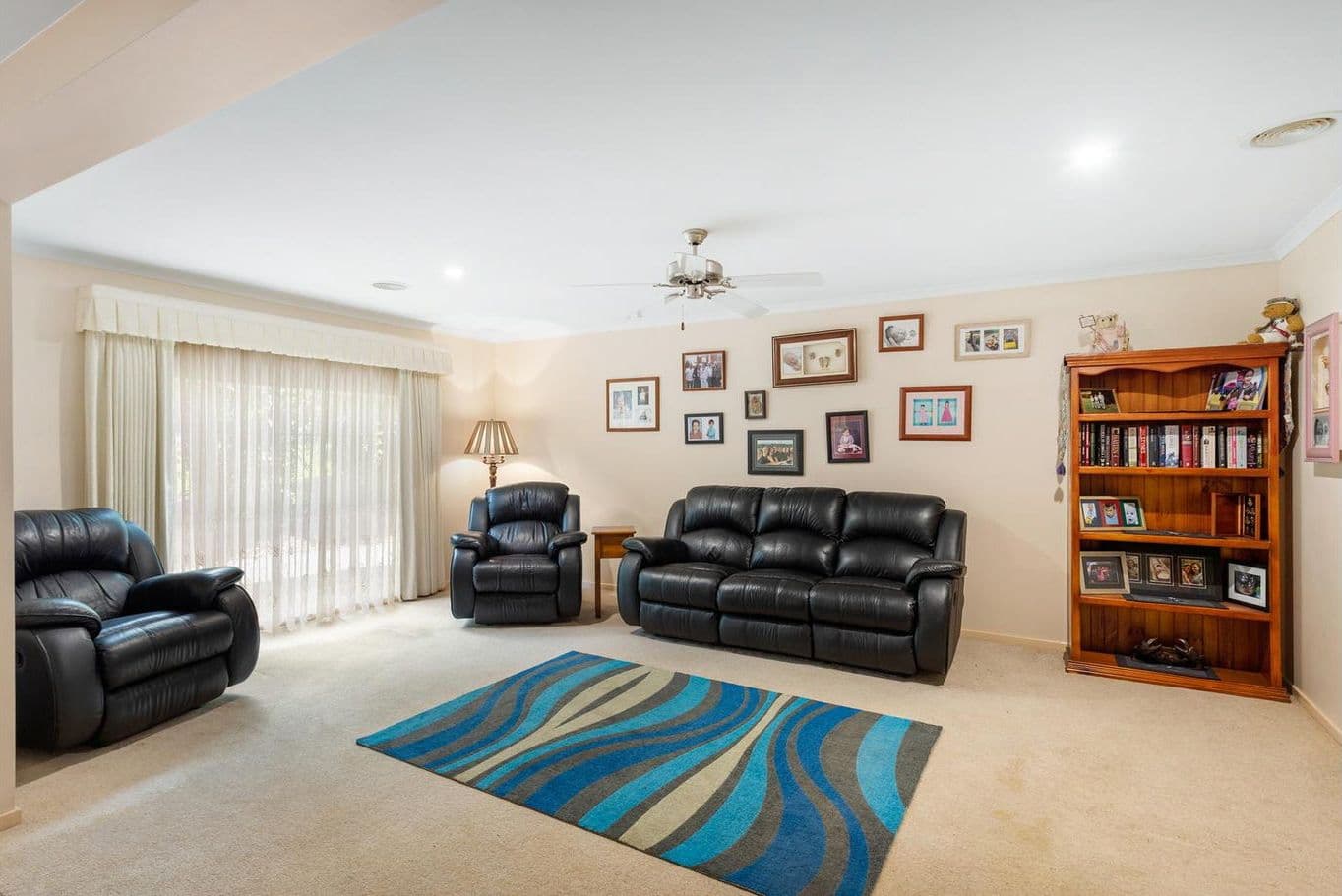 12 Valley View Court, South Morang VIC 3752, South Morang - Thumbnail 2