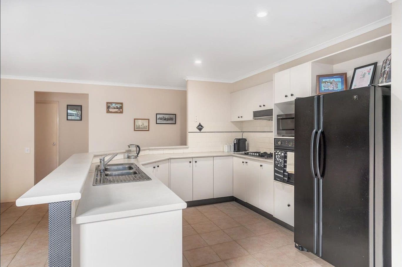 12 Valley View Court, South Morang VIC 3752, South Morang - Thumbnail 4