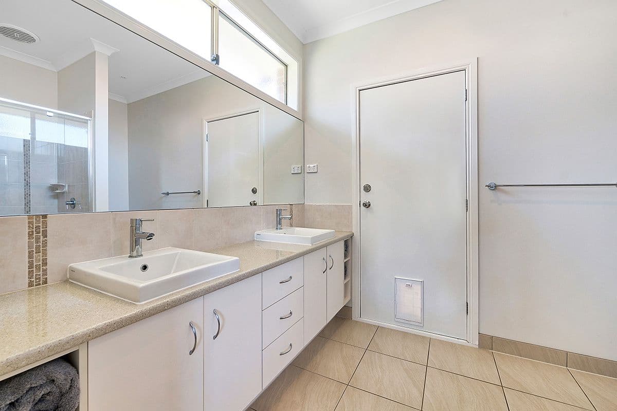 3 Moonlight Rise, Cranbourne East VIC 3977, Cranbourne East - Thumbnail 3