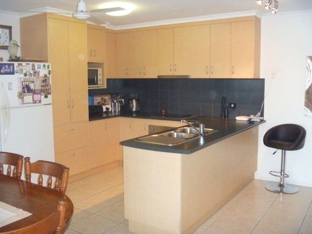 5 Tinaroo Court, CLINTON QLD 4680, Clinton - Thumbnail 2