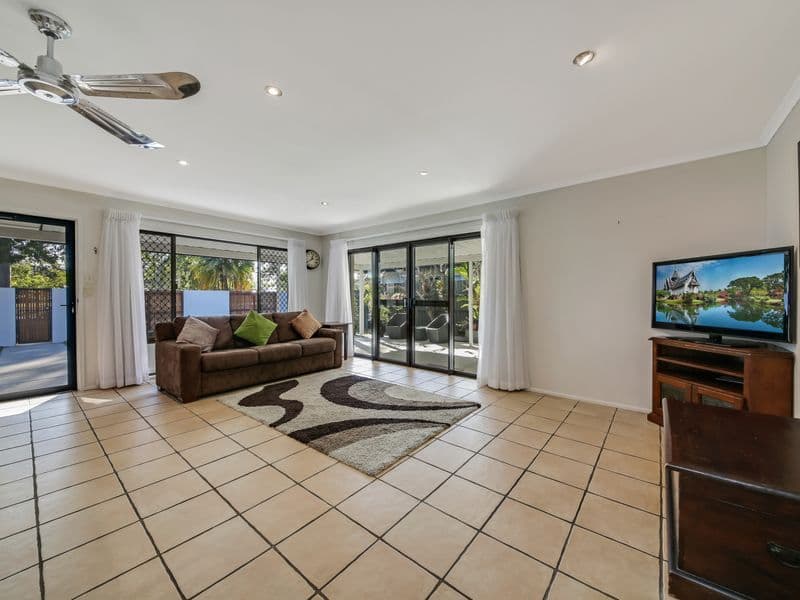 126 Acanthus Avenue, Burleigh Waters QLD 4220, Burleigh Waters - Thumbnail 6