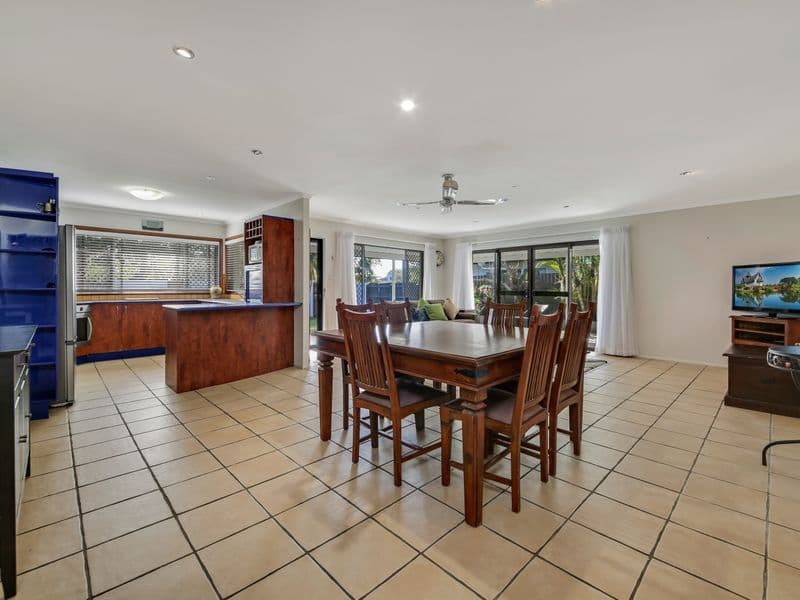 126 Acanthus Avenue, Burleigh Waters QLD 4220, Burleigh Waters - Thumbnail 7