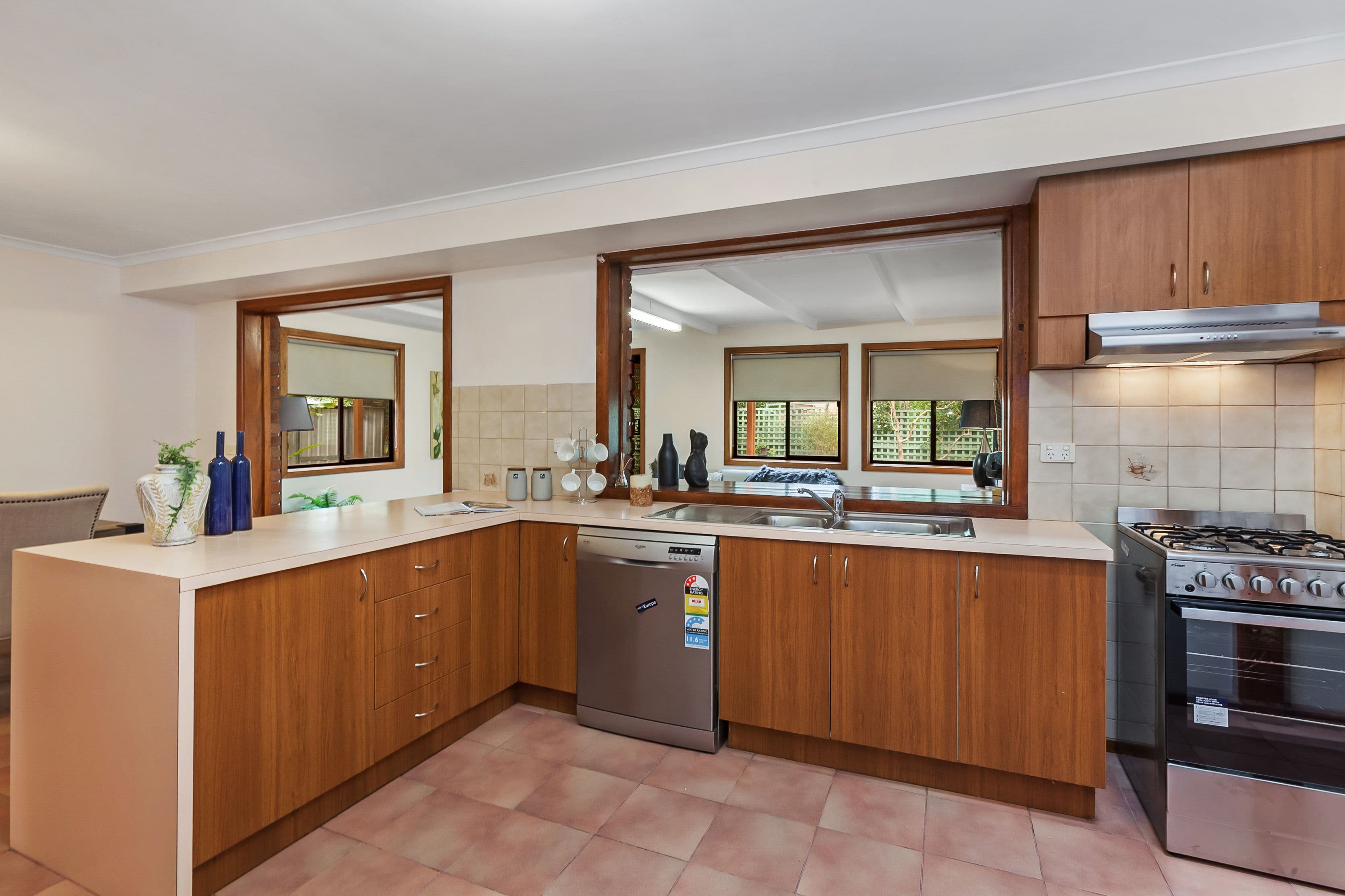 61 Pindari Avenue, Mill Park VIC 3082, Mill Park - Thumbnail 2