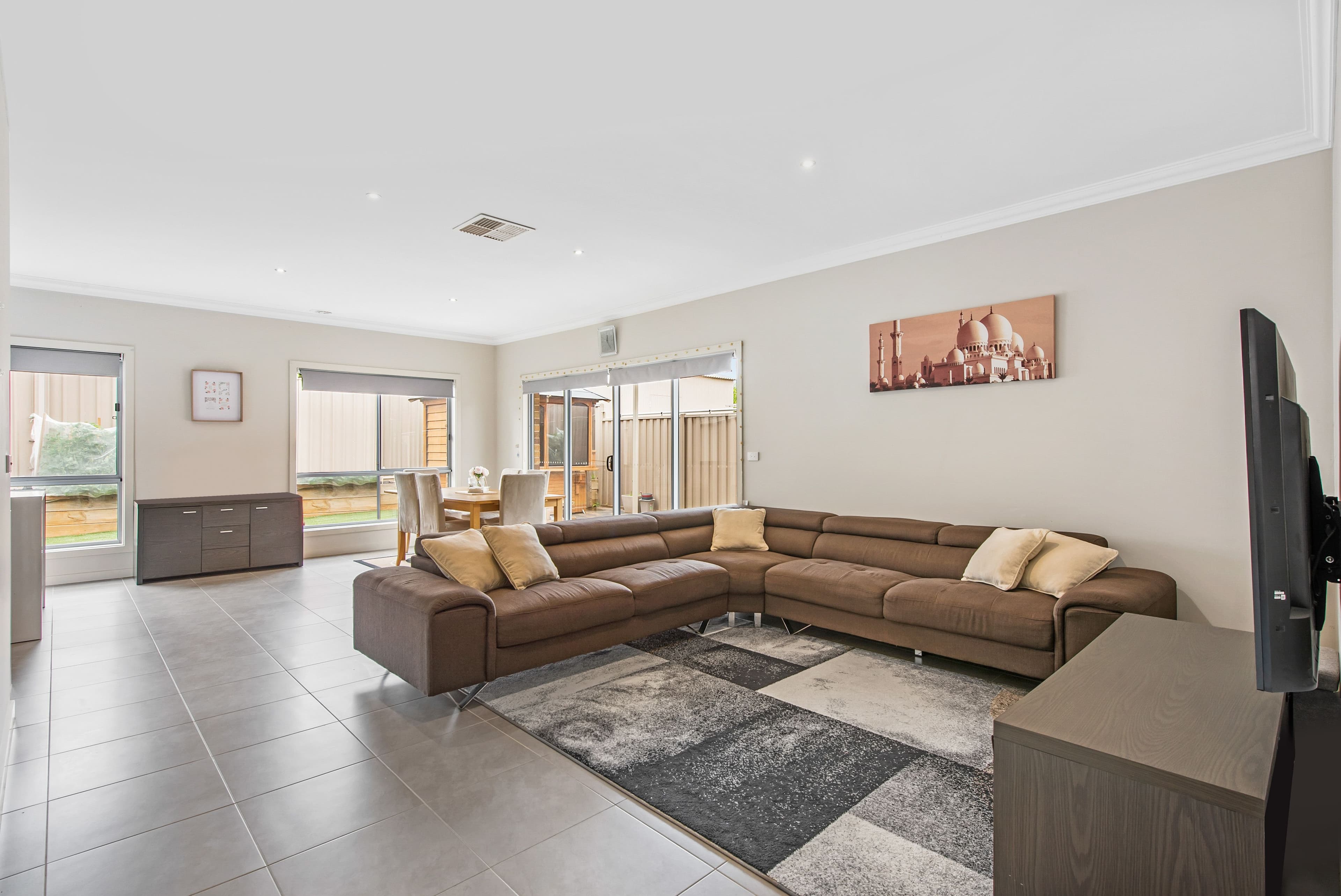 91 Oakview Parade, Caroline Springs VIC 3023, Caroline Springs - Thumbnail 5