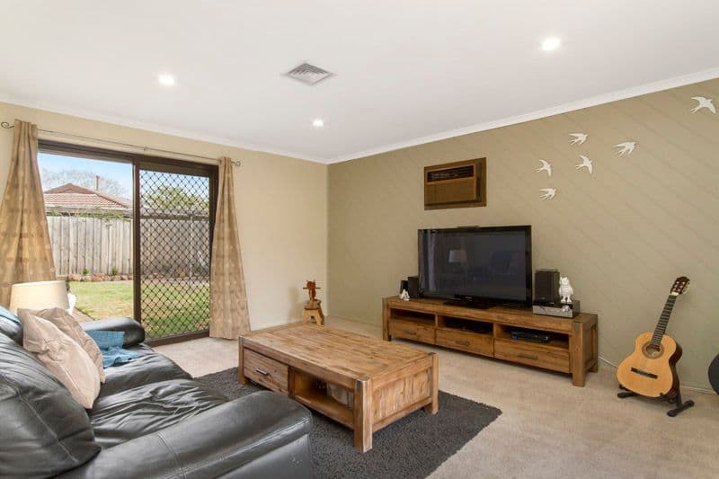 2 Biscay Court, DINGLEY VILLAGE VIC 3172, Dingley Village - Thumbnail 4