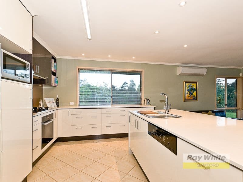 27 Castlewood Court, SAMFORD VALLEY QLD 4520, Samford Valley - Thumbnail 3