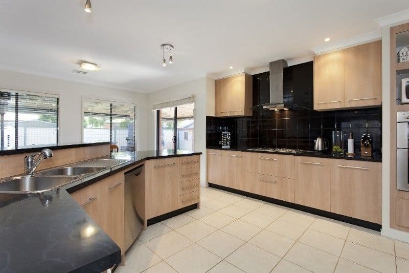 7 Nardu Court, SCORESBY VIC 3179, Scoresby - Thumbnail 3