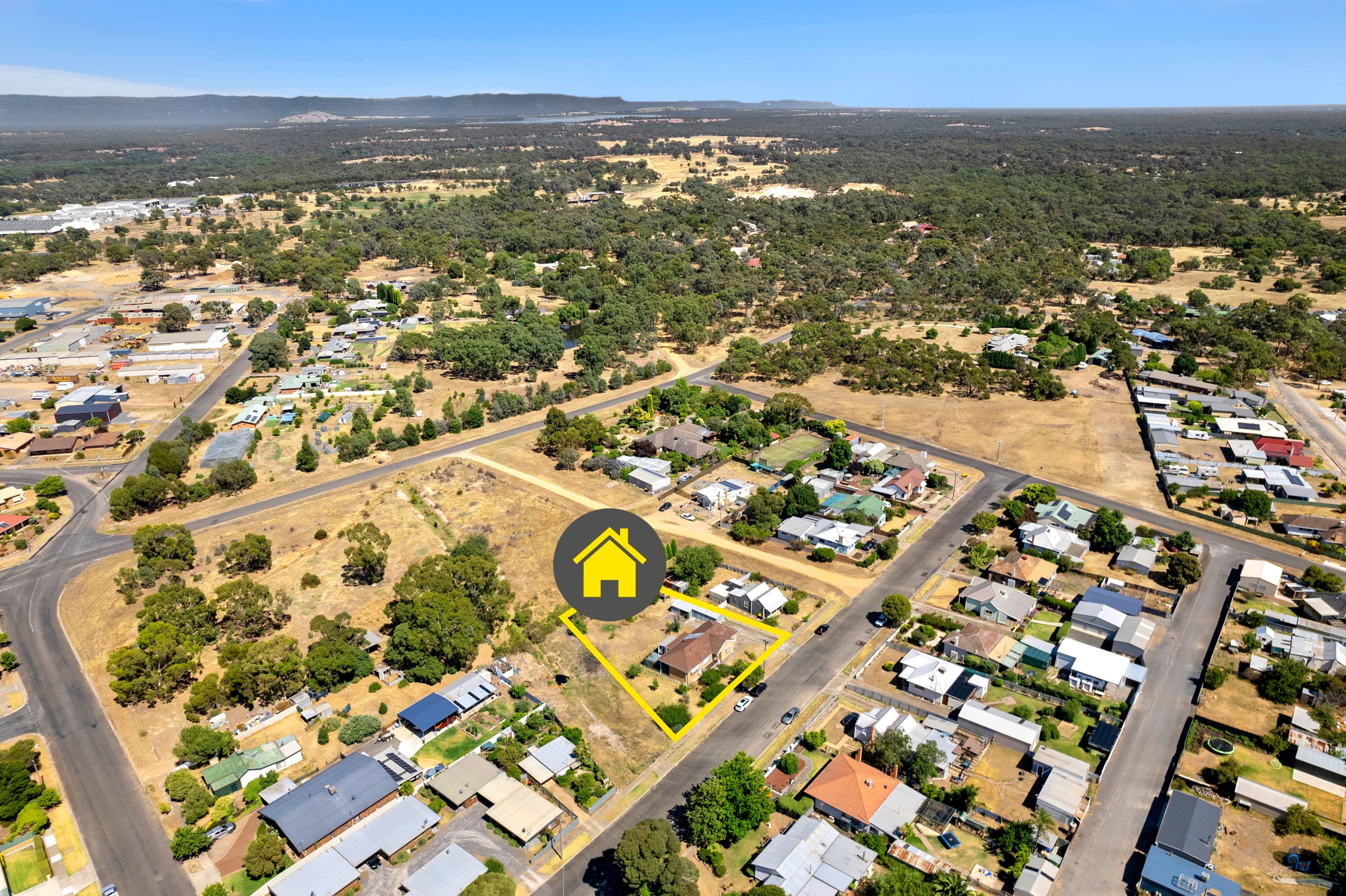 25 Lilian Street, Stawell VIC 3380, Stawell - Thumbnail 2