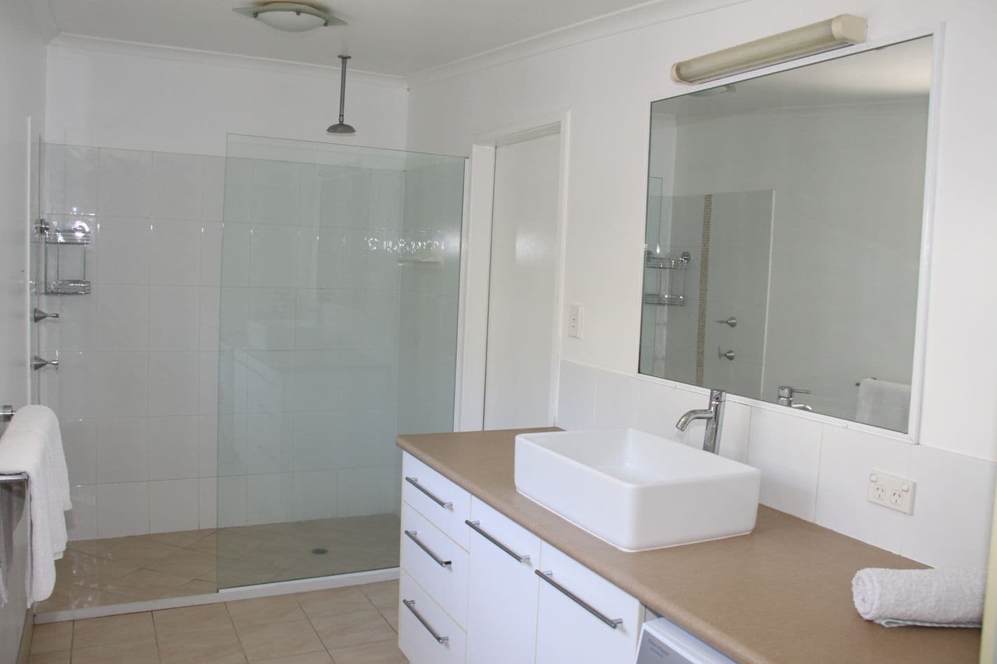 19 Orana Avenue, Boyne Island QLD 4680, Boyne Island - Thumbnail 4